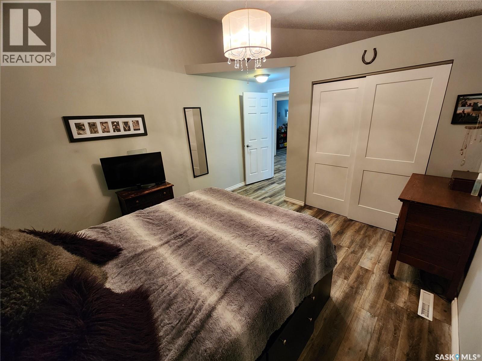 215 Mergens Street, Weyburn, Saskatchewan  S4H 1R4 - Photo 23 - SK033330