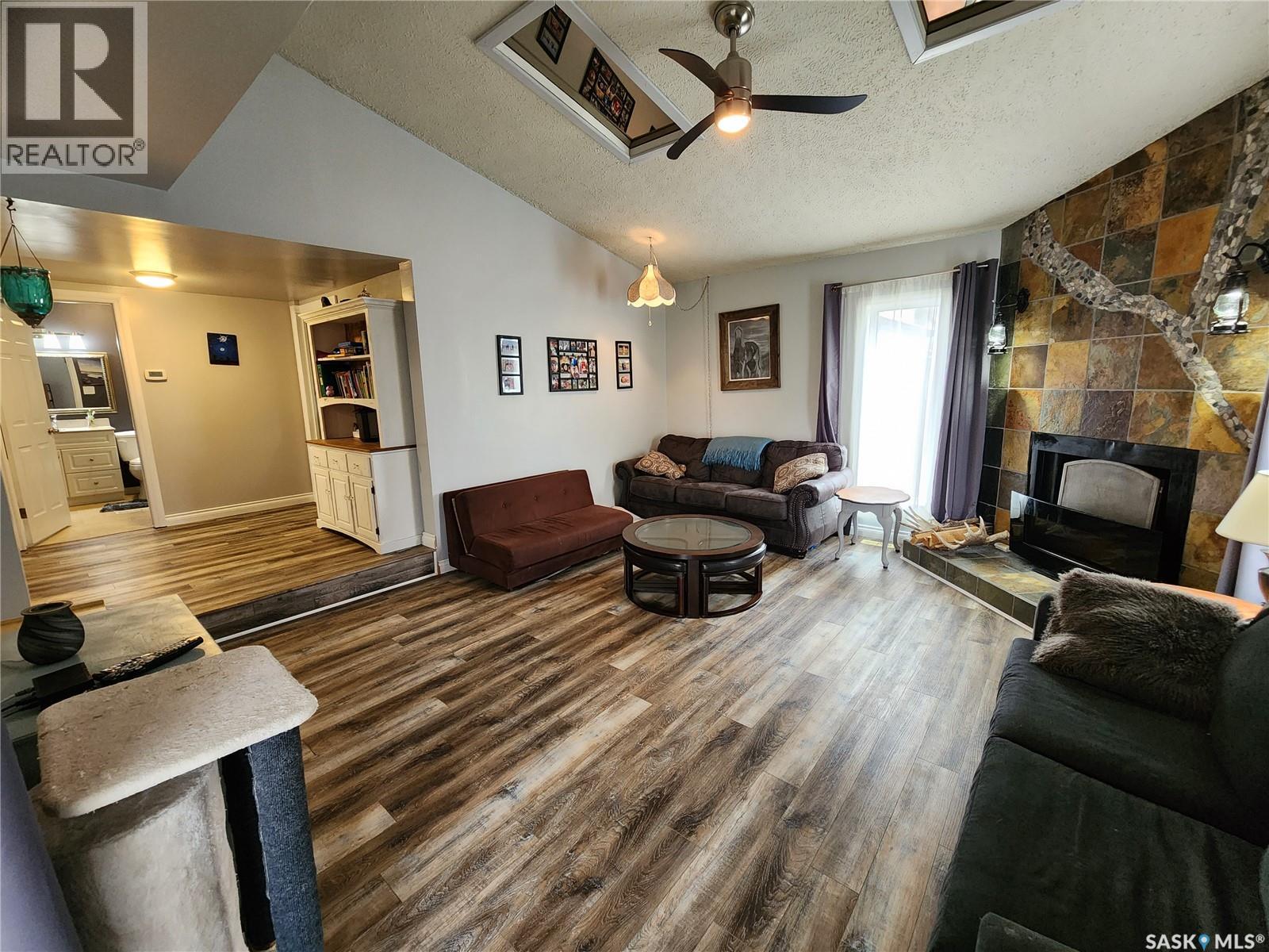 215 Mergens Street, Weyburn, Saskatchewan  S4H 1R4 - Photo 19 - SK033330