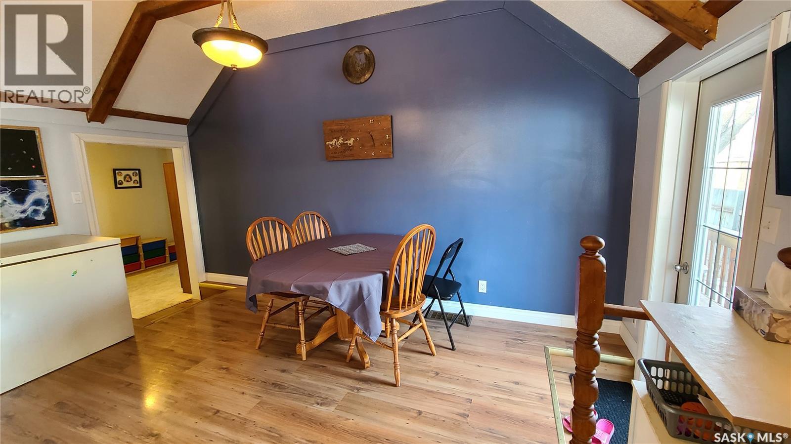 215 Mergens Street, Weyburn, Saskatchewan  S4H 1R4 - Photo 11 - SK033330