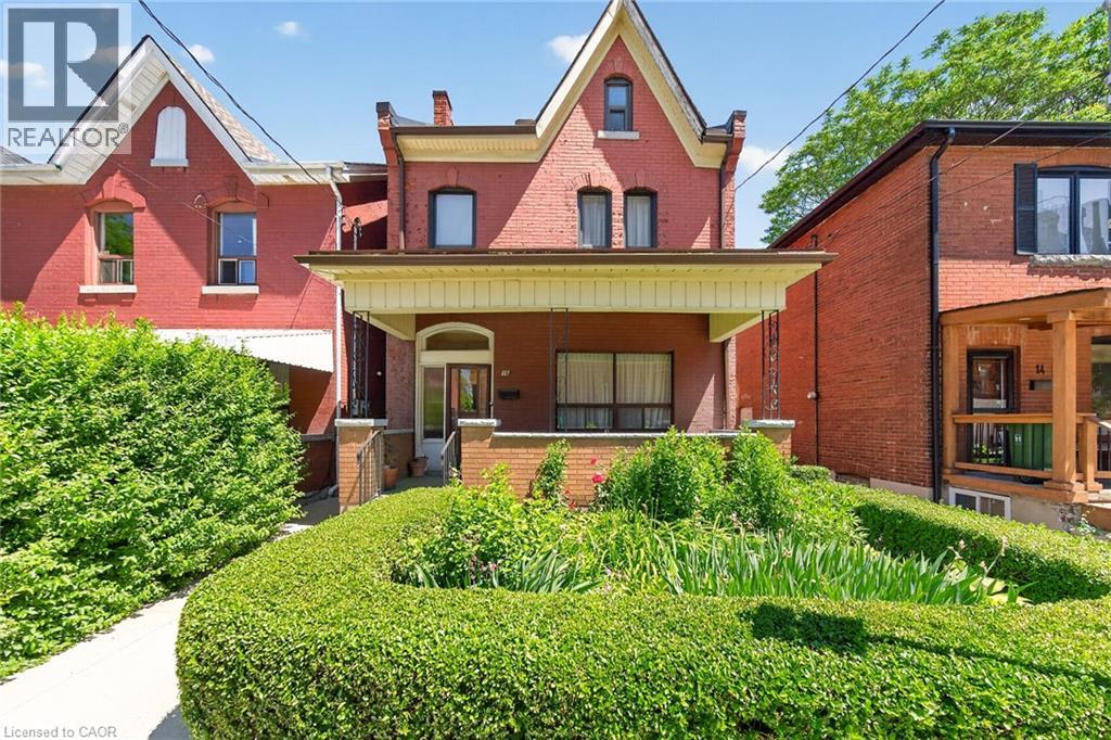 16 MULBERRY Street, Hamilton, Ontario