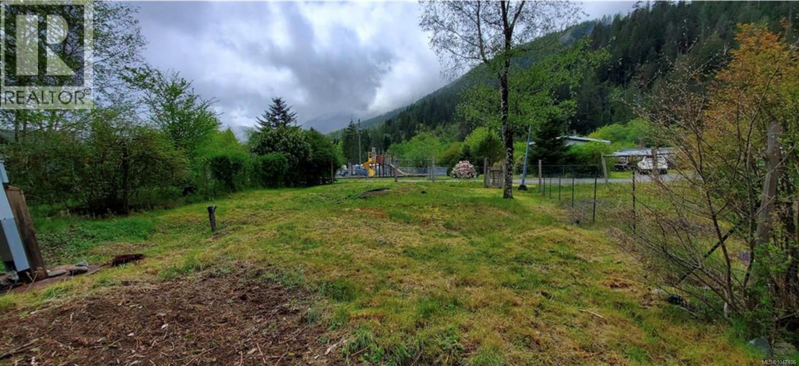 8 Freda Rd, Tahsis, British Columbia  V0P 1X0 - Photo 6 - 1042406