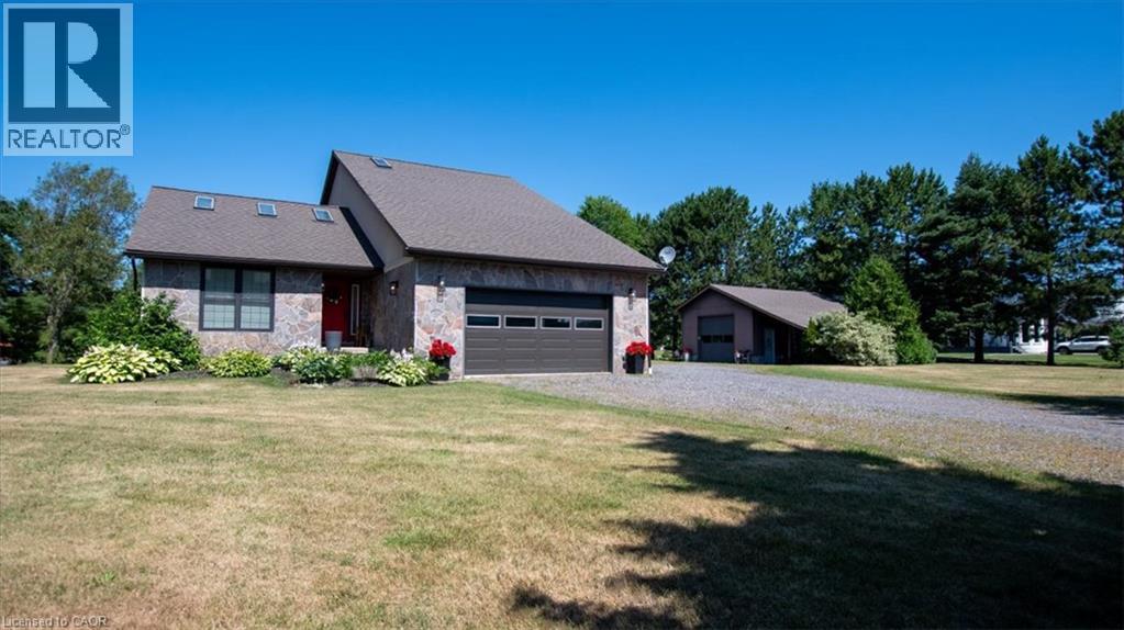 411 Champagne Road, Sturgeon Falls, Ontario  P2B 2L9 - Photo 3 - 40849910