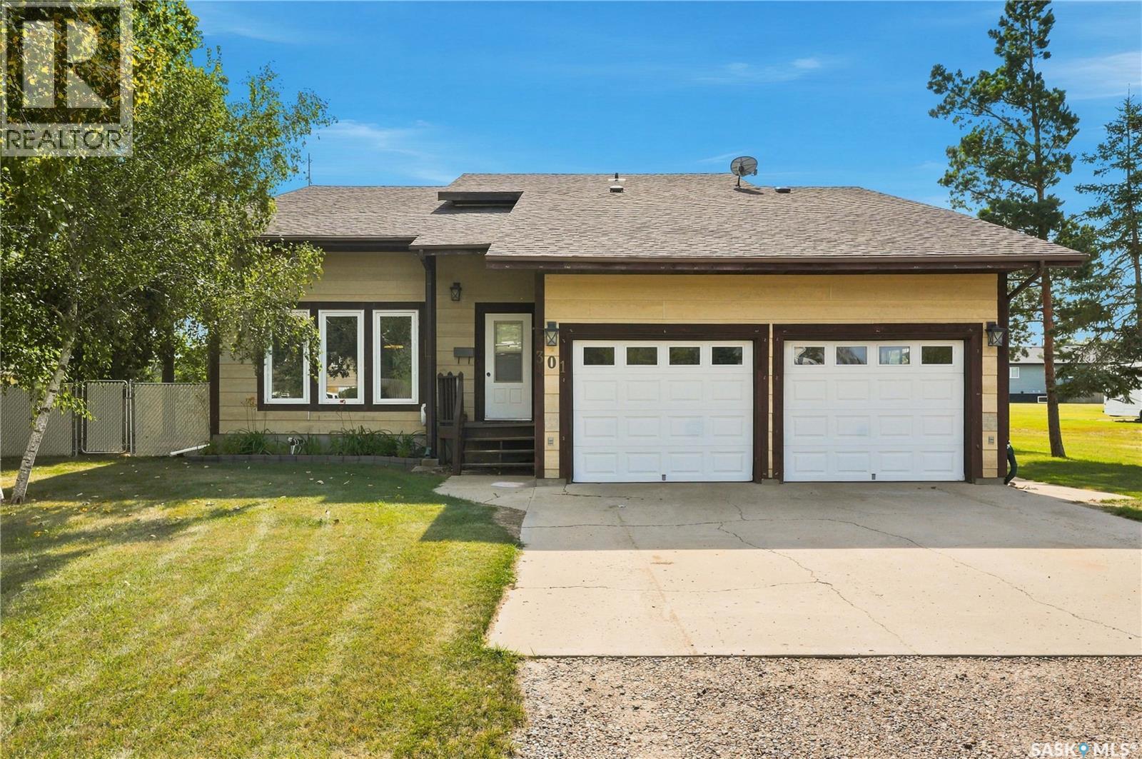 301 2nd Avenue, Hanley, Saskatchewan  S0G 2E0 - Photo 1 - SK047034