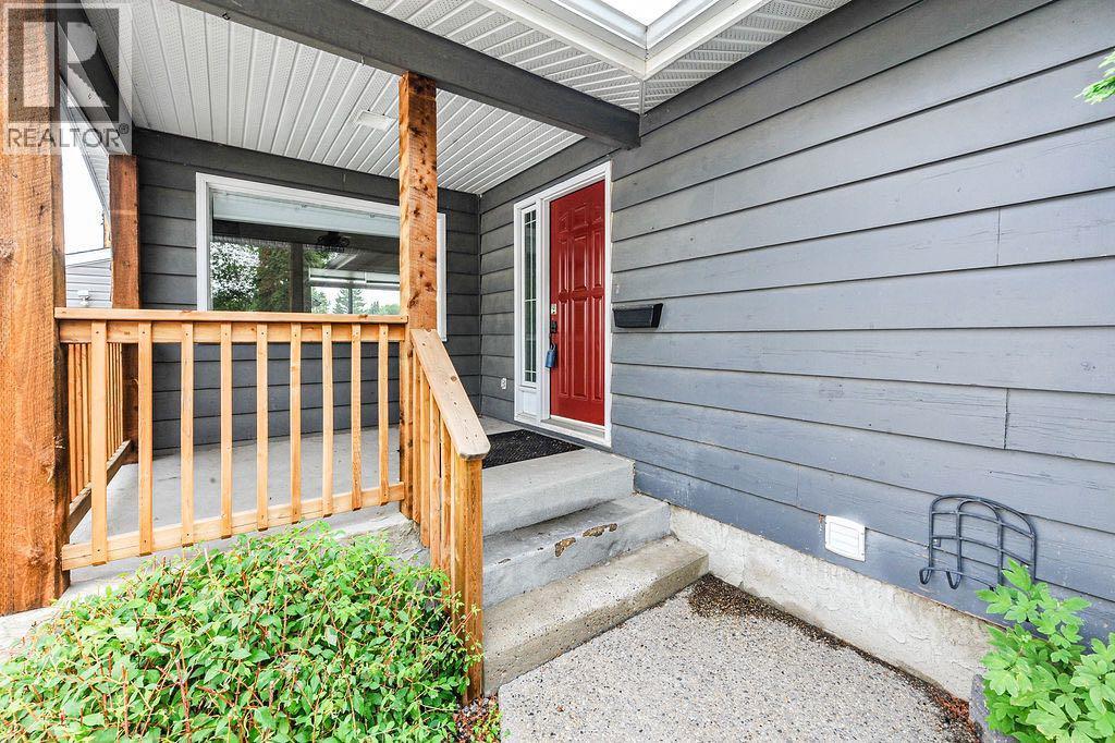3 Montcalm Avenue, Camrose, Alberta  T4V 2K9 - Photo 2 - A2339183