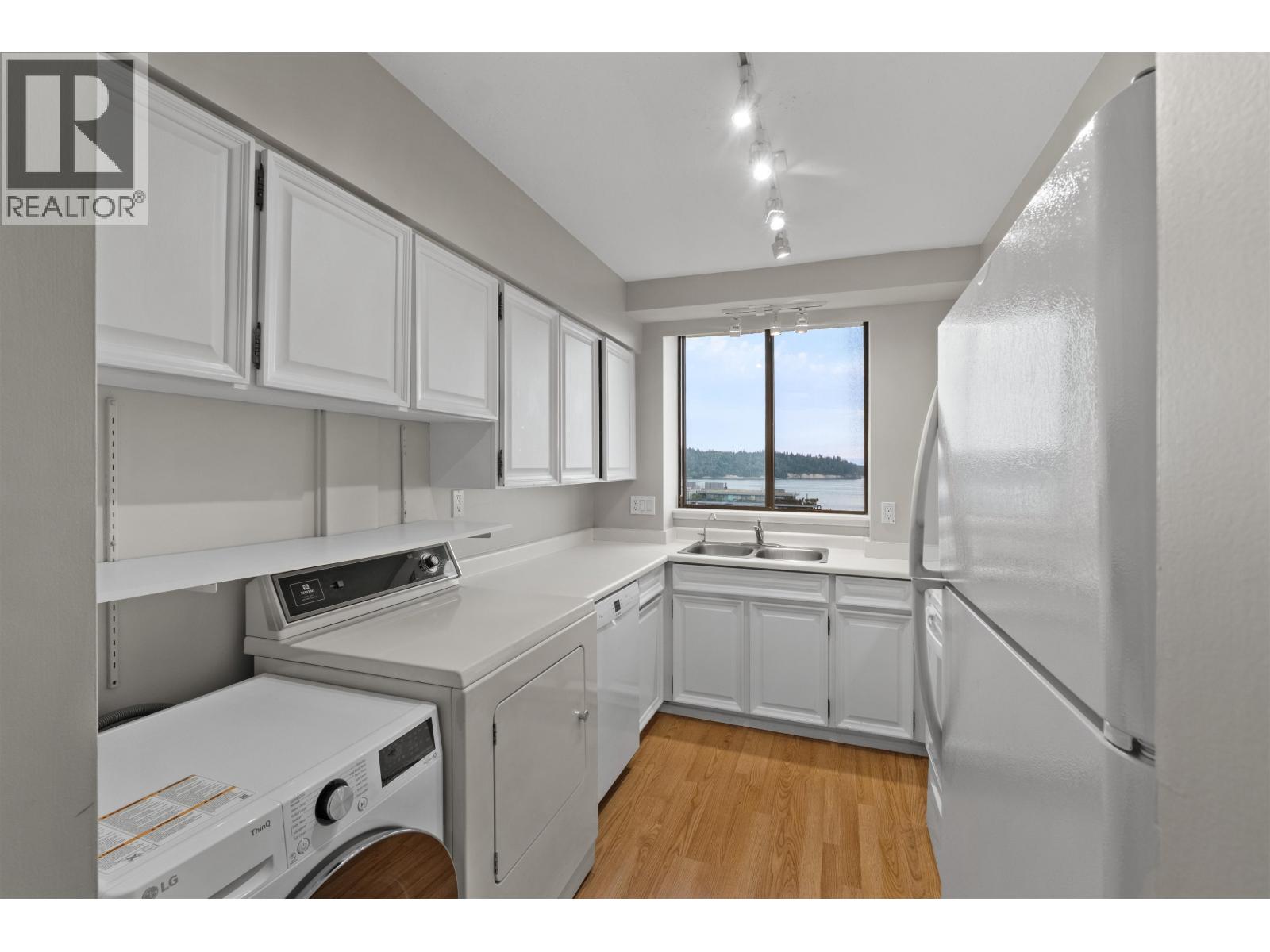 902 1390 Duchess Avenue, West Vancouver, British Columbia  V7T 1H6 - Photo 11 - R3159891