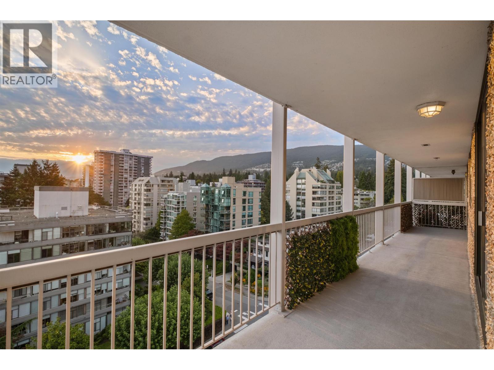 902 1390 Duchess Avenue, West Vancouver, British Columbia  V7T 1H6 - Photo 3 - R3159891