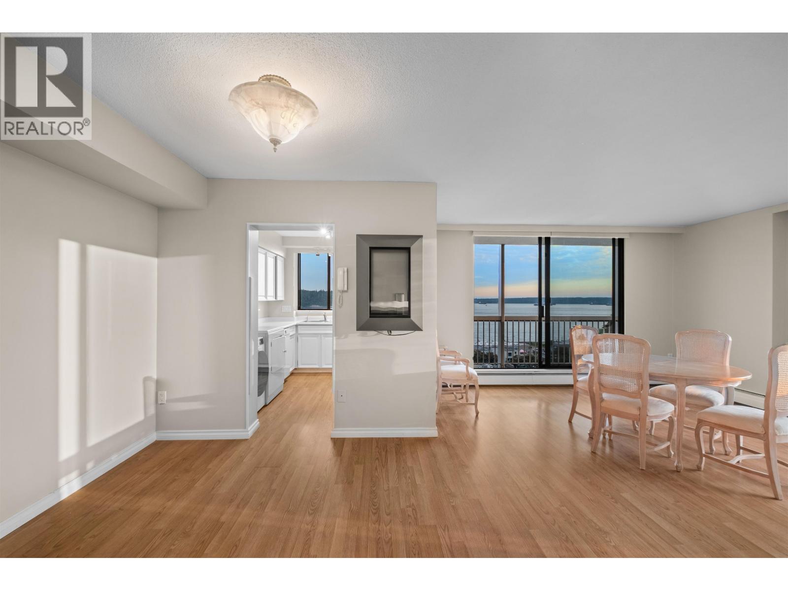 902 1390 Duchess Avenue, West Vancouver, British Columbia  V7T 1H6 - Photo 6 - R3159891
