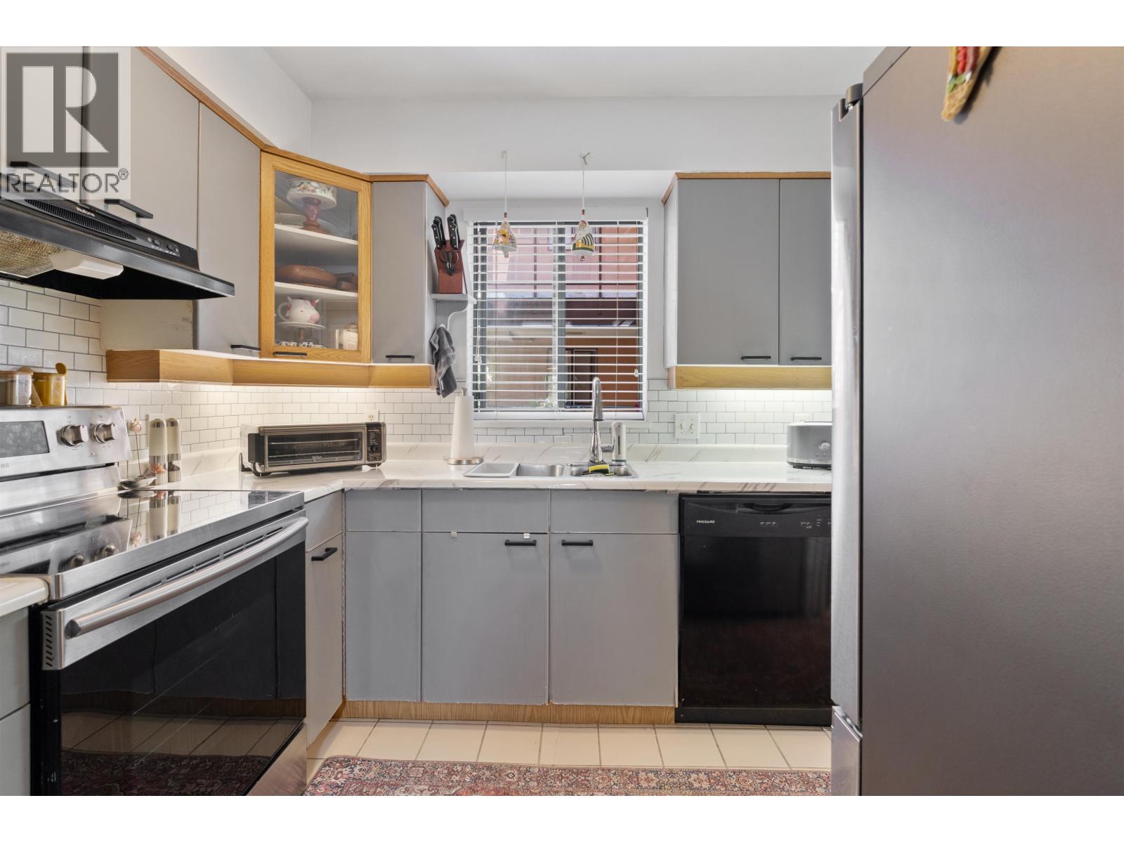203 988 W 16th Avenue, Vancouver, British Columbia  V5Z 1T2 - Photo 2 - R3159892