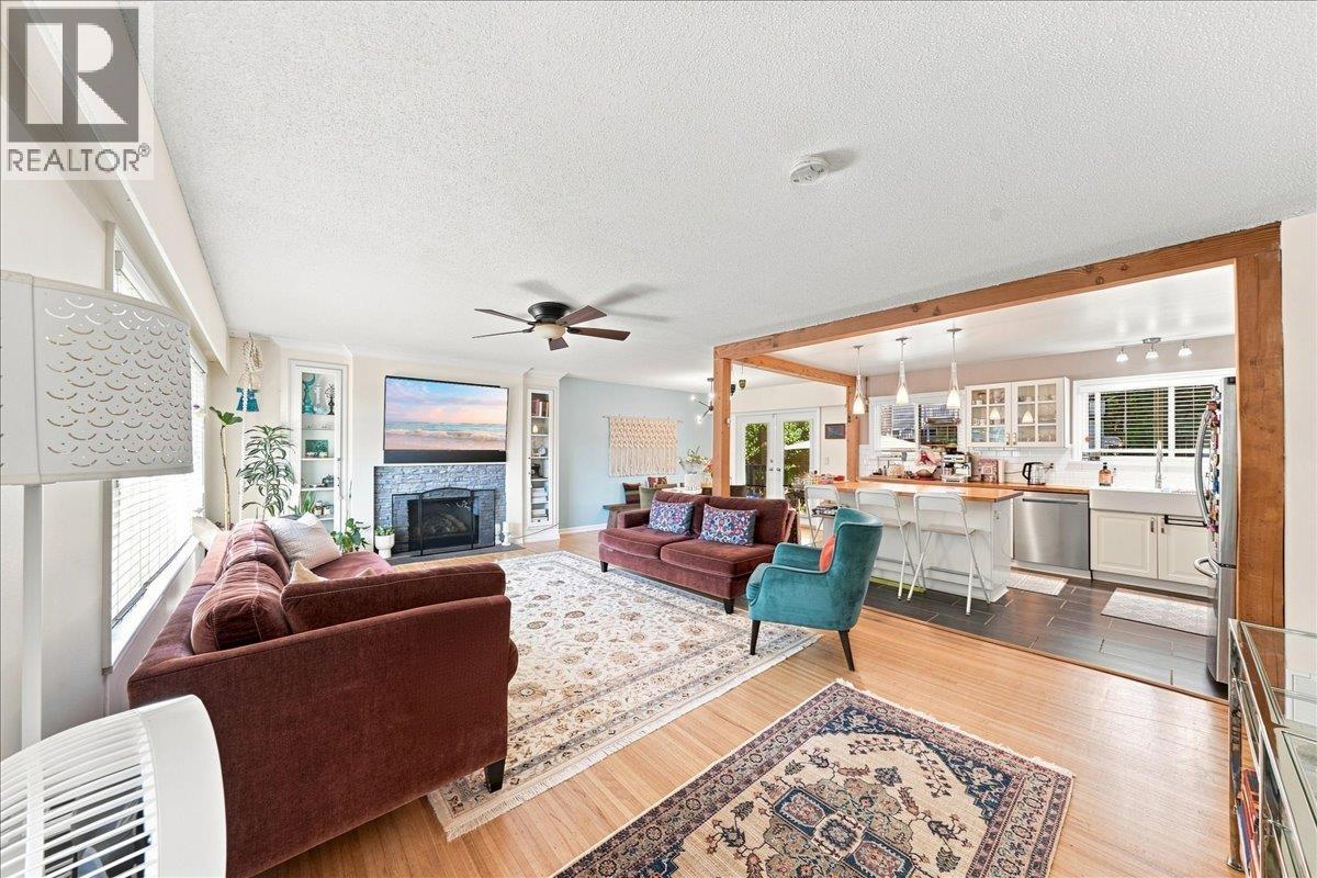 1617 Stella Place, Port Coquitlam, British Columbia  V3C 2R4 - Photo 2 - R3159905