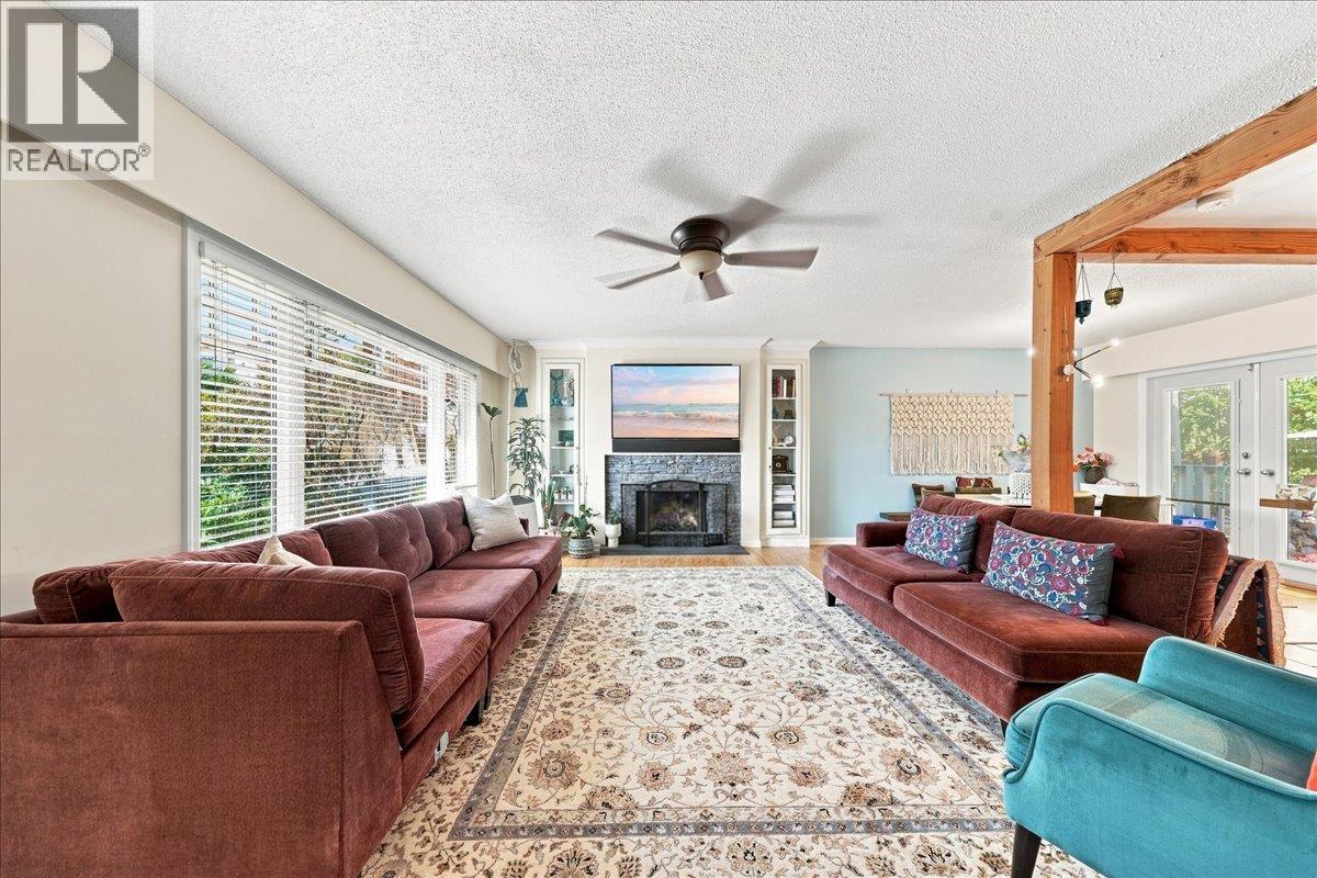 1617 Stella Place, Port Coquitlam, British Columbia  V3C 2R4 - Photo 3 - R3159905