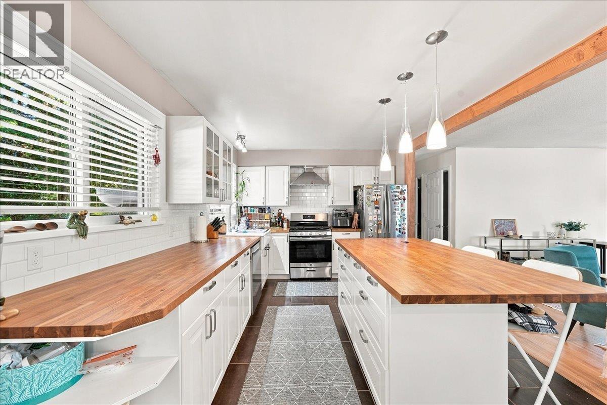 1617 Stella Place, Port Coquitlam, British Columbia  V3C 2R4 - Photo 6 - R3159905