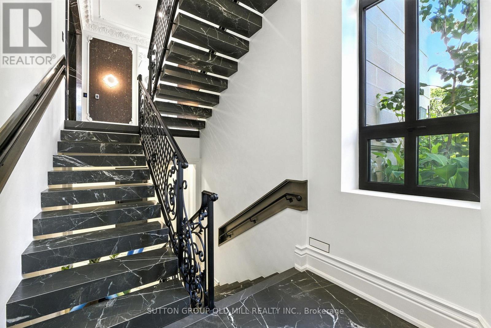 10 Hillavon Drive, Toronto, Ontario  M9B 2P5 - Photo 39 - W13609694