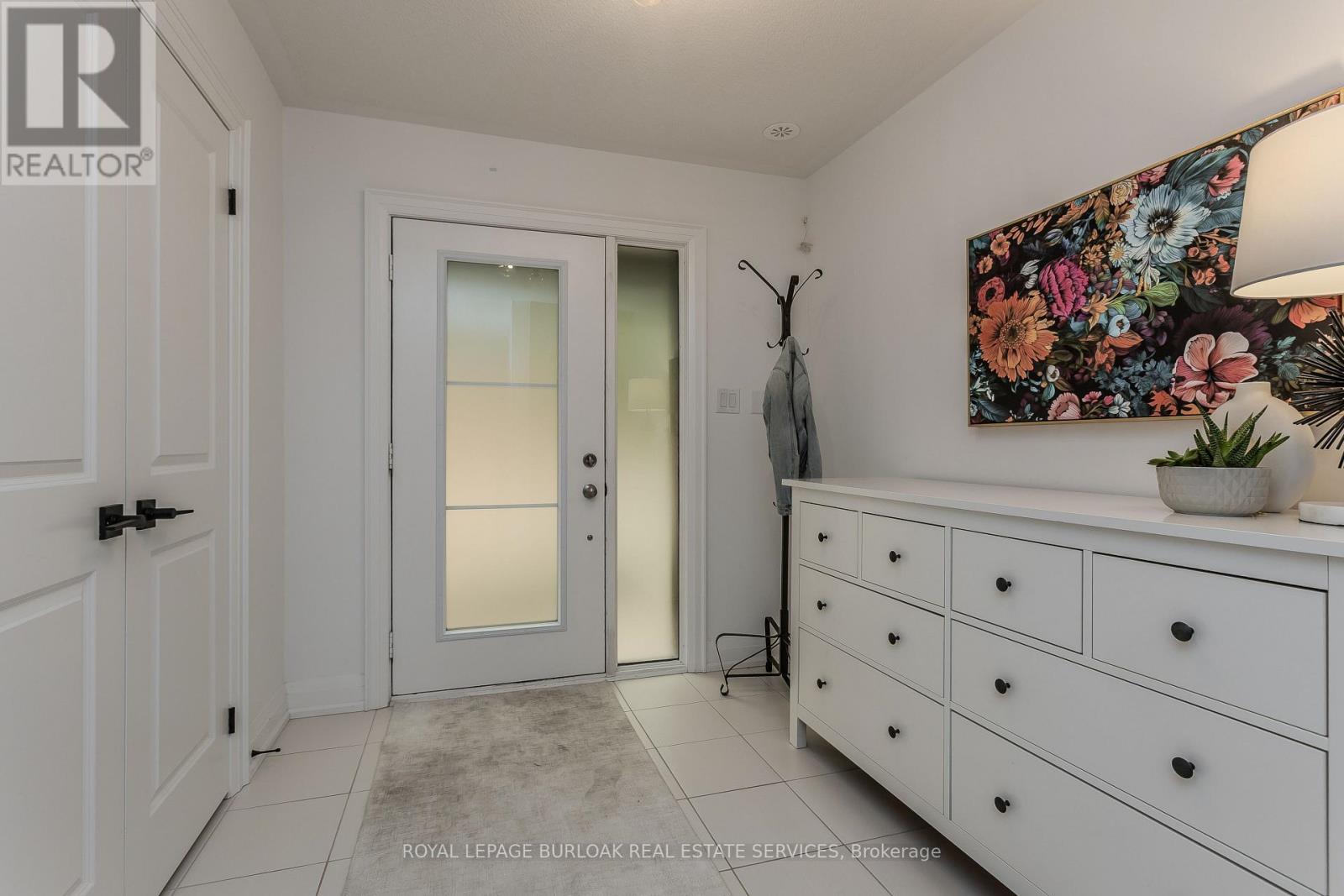 3 - 2071 Ghent Avenue, Burlington, Ontario  L7R 1Y4 - Photo 4 - W13722306