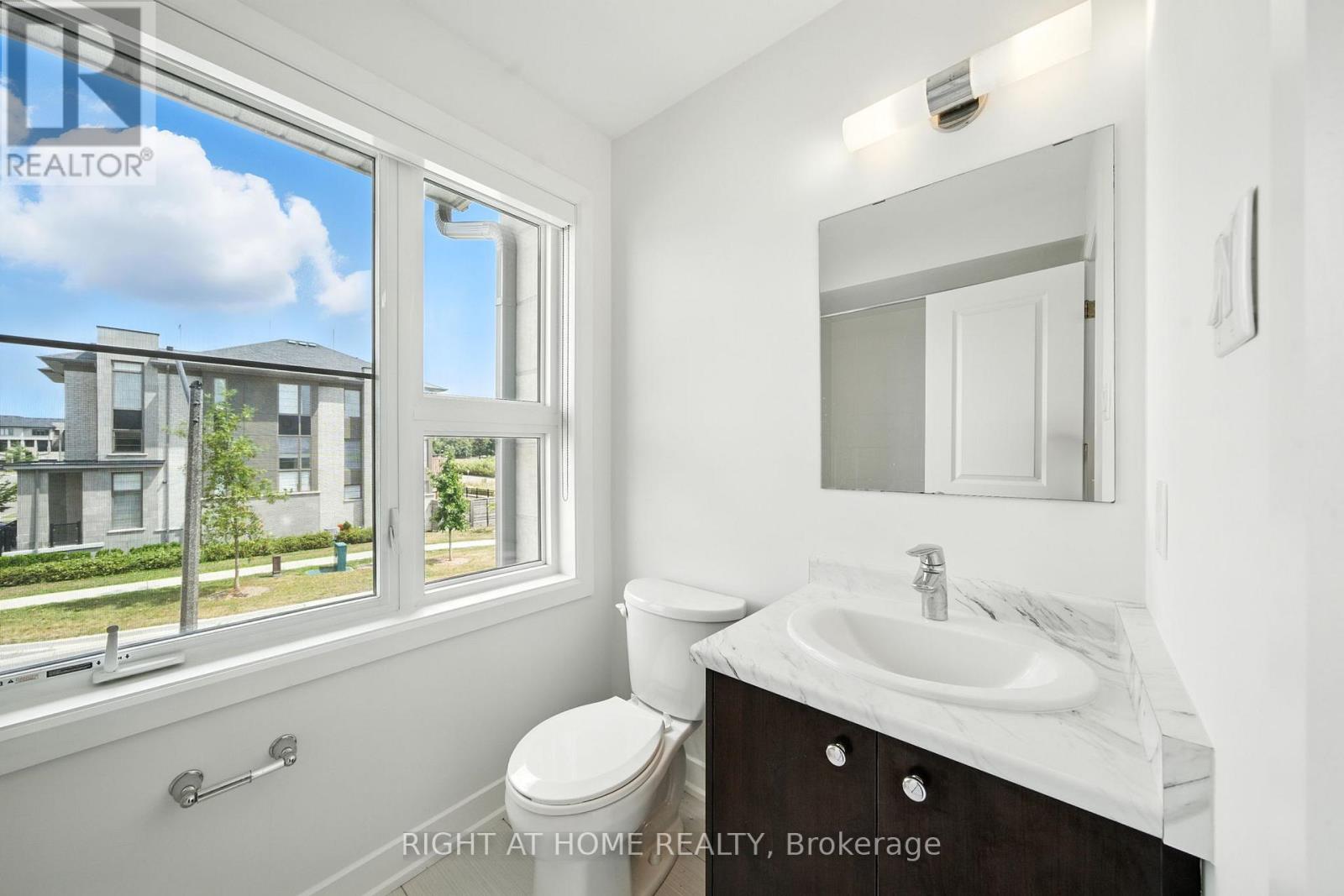 108 Vanier Street, Whitby, Ontario  L1R 0N3 - Photo 18 - E13727726