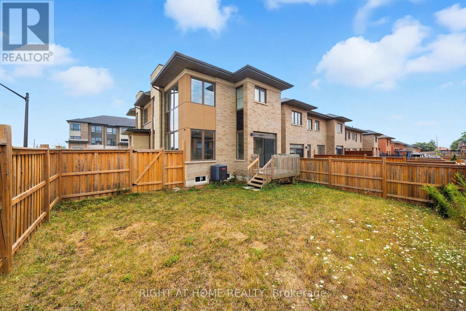 108 Vanier Street, Whitby, Ontario  L1R 0N3 - Photo 28 - E13727726