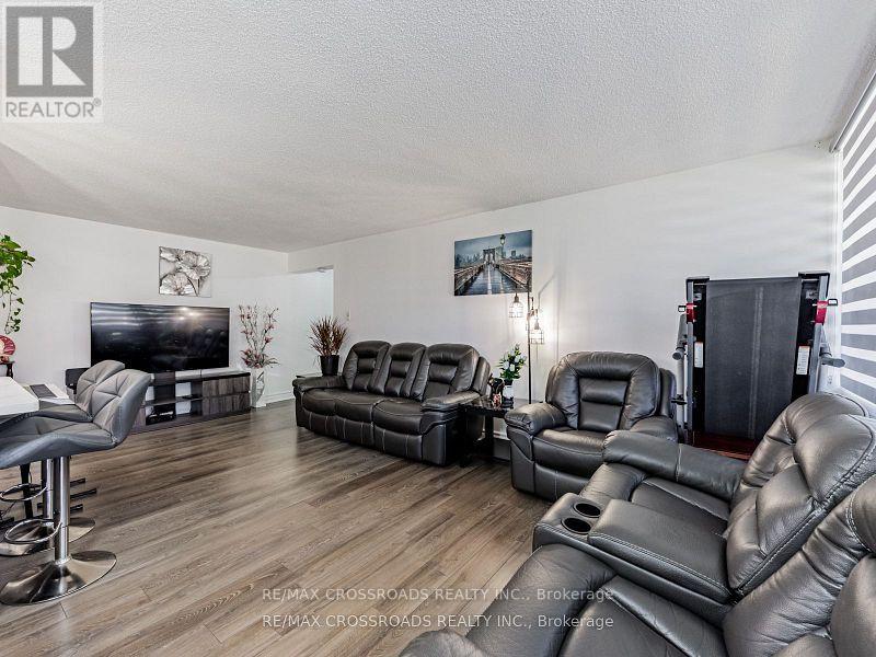 111 - 20 Sunrise Avenue, Toronto (Victoria Village), Ontario  M4A 2R2 - Photo 5 - C13727756