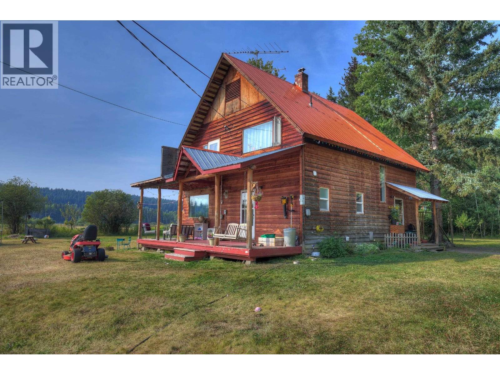 2211 Doyle Road, 150 Mile House, British Columbia  V0K 2G0 - Photo 1 - R3159887