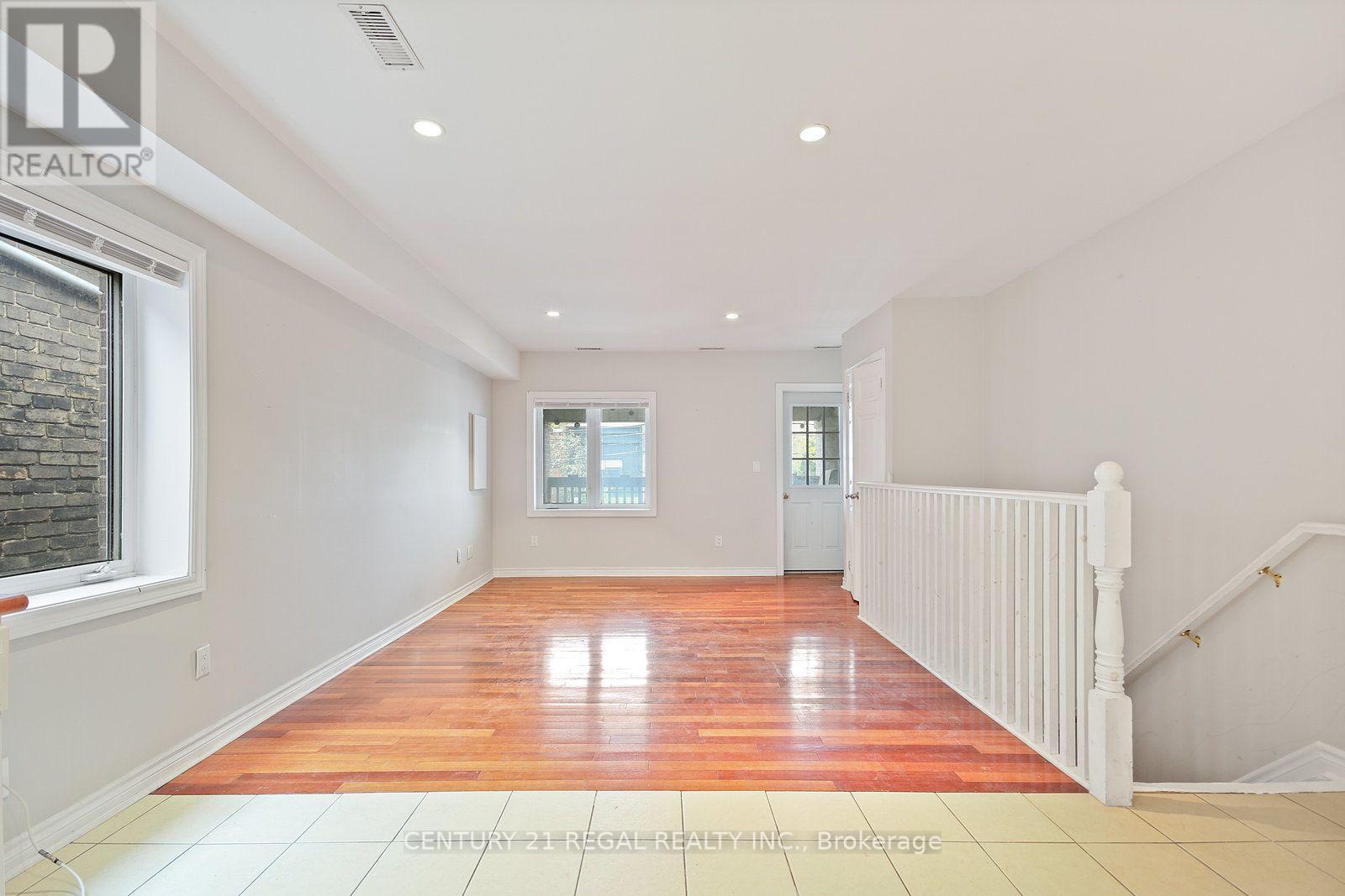 2nd Floor - 1117 Queen Street E, Toronto, Ontario  M4M 1K9 - Photo 11 - E13727768
