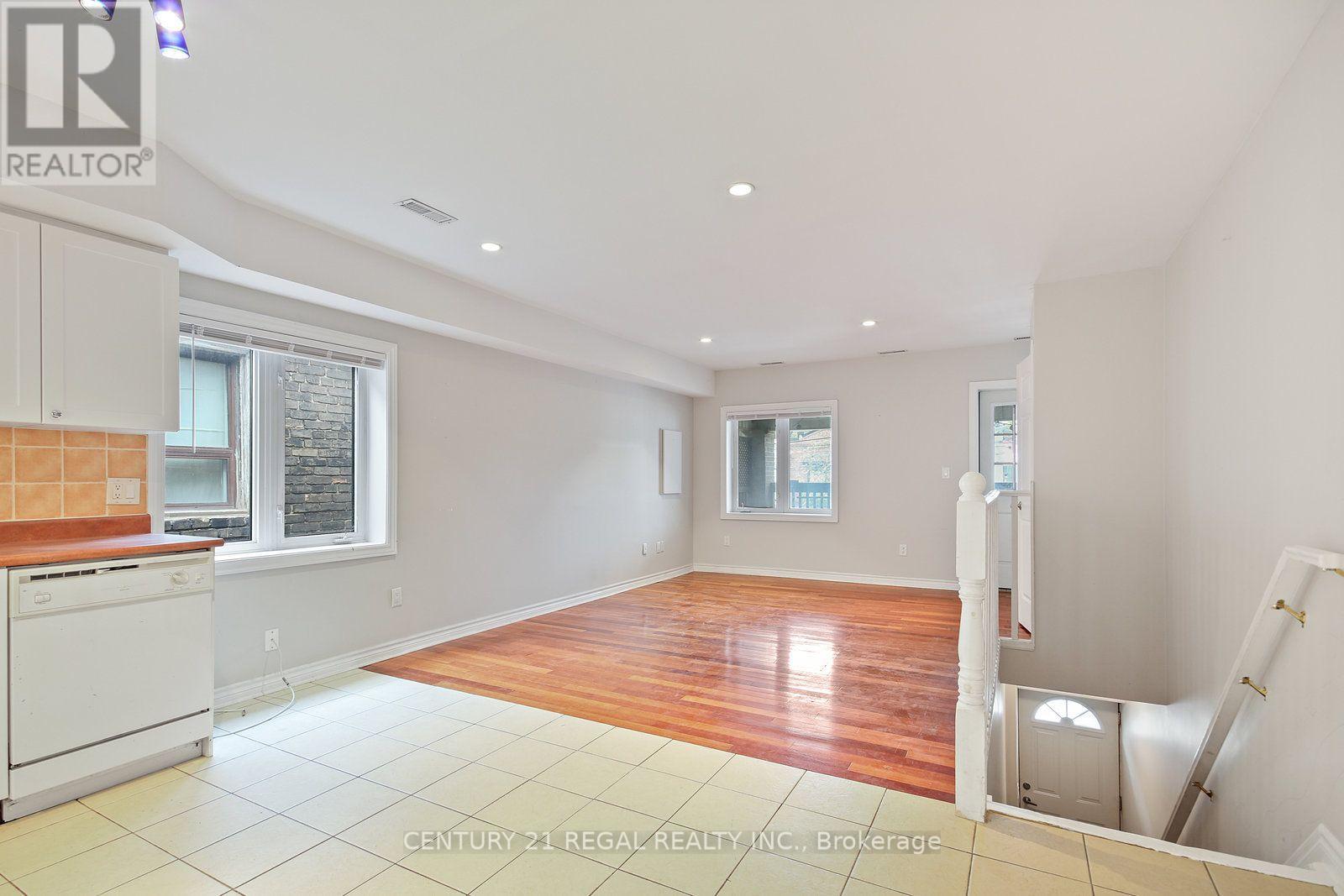 2nd Floor - 1117 Queen Street E, Toronto, Ontario  M4M 1K9 - Photo 12 - E13727768