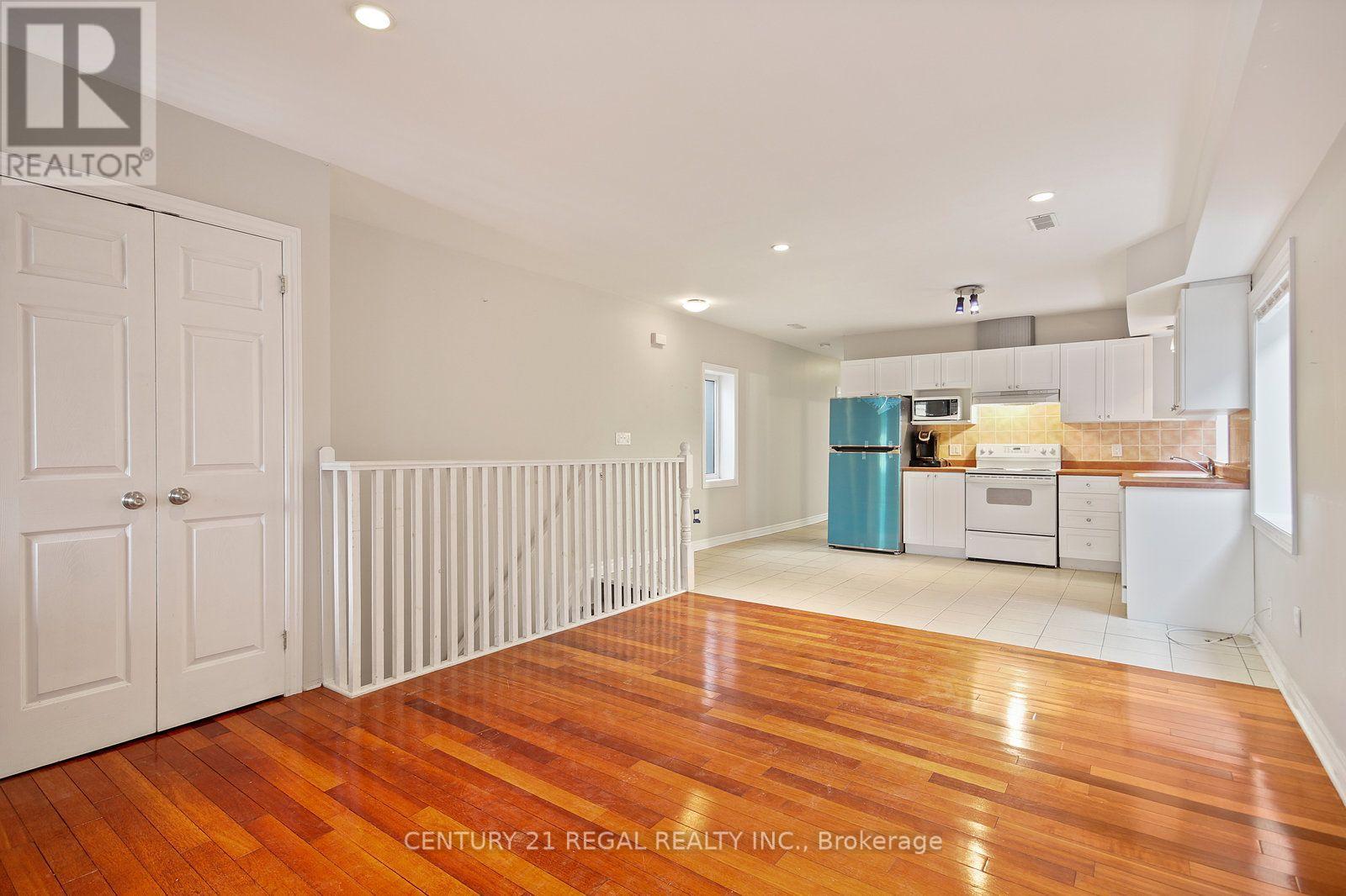 2nd Floor - 1117 Queen Street E, Toronto, Ontario  M4M 1K9 - Photo 14 - E13727768