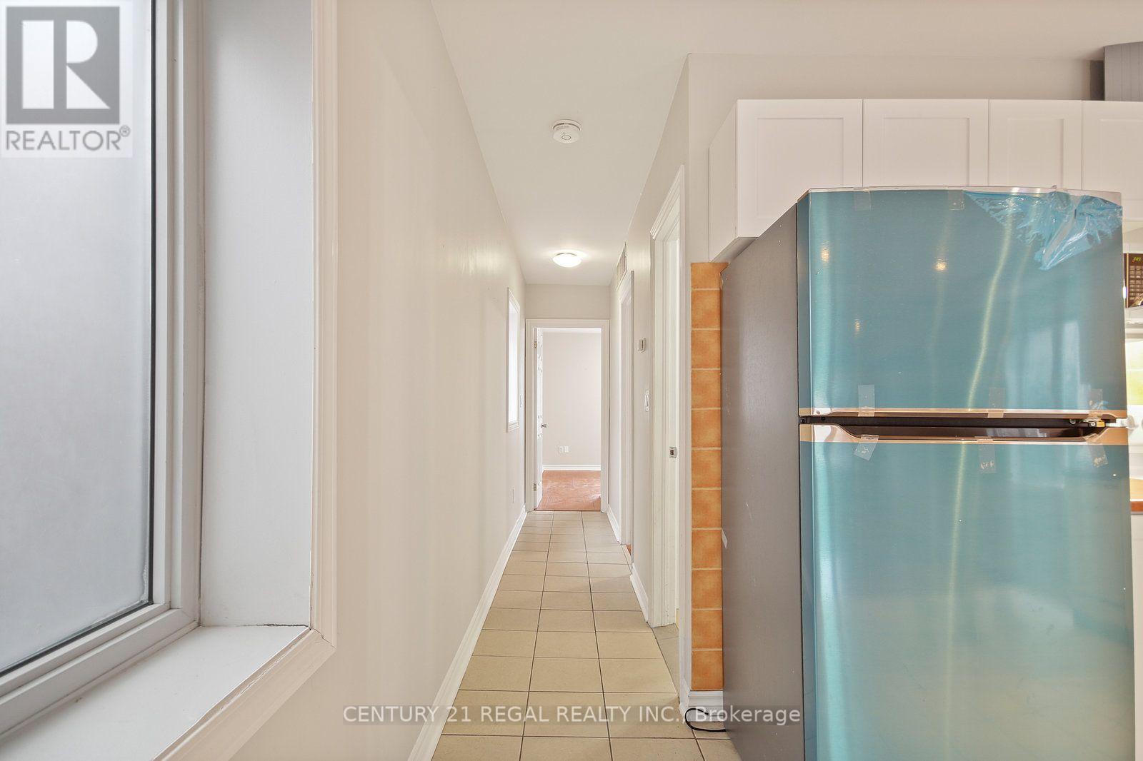 2nd Floor - 1117 Queen Street E, Toronto, Ontario  M4M 1K9 - Photo 15 - E13727768