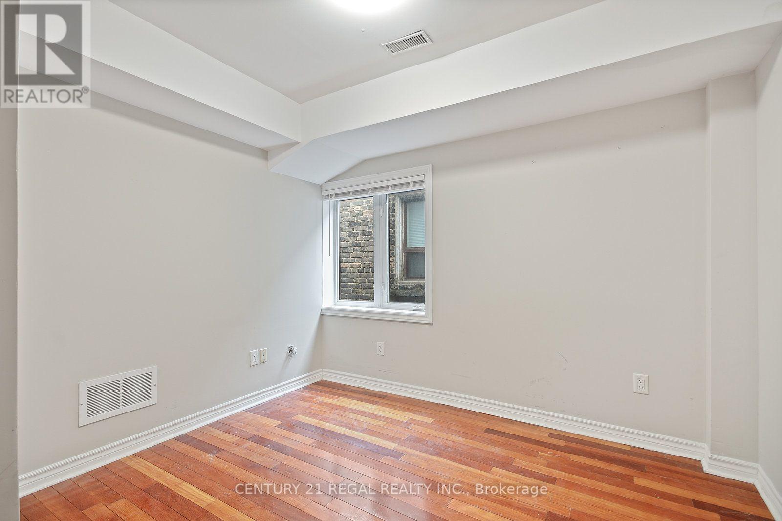 2nd Floor - 1117 Queen Street E, Toronto, Ontario  M4M 1K9 - Photo 16 - E13727768