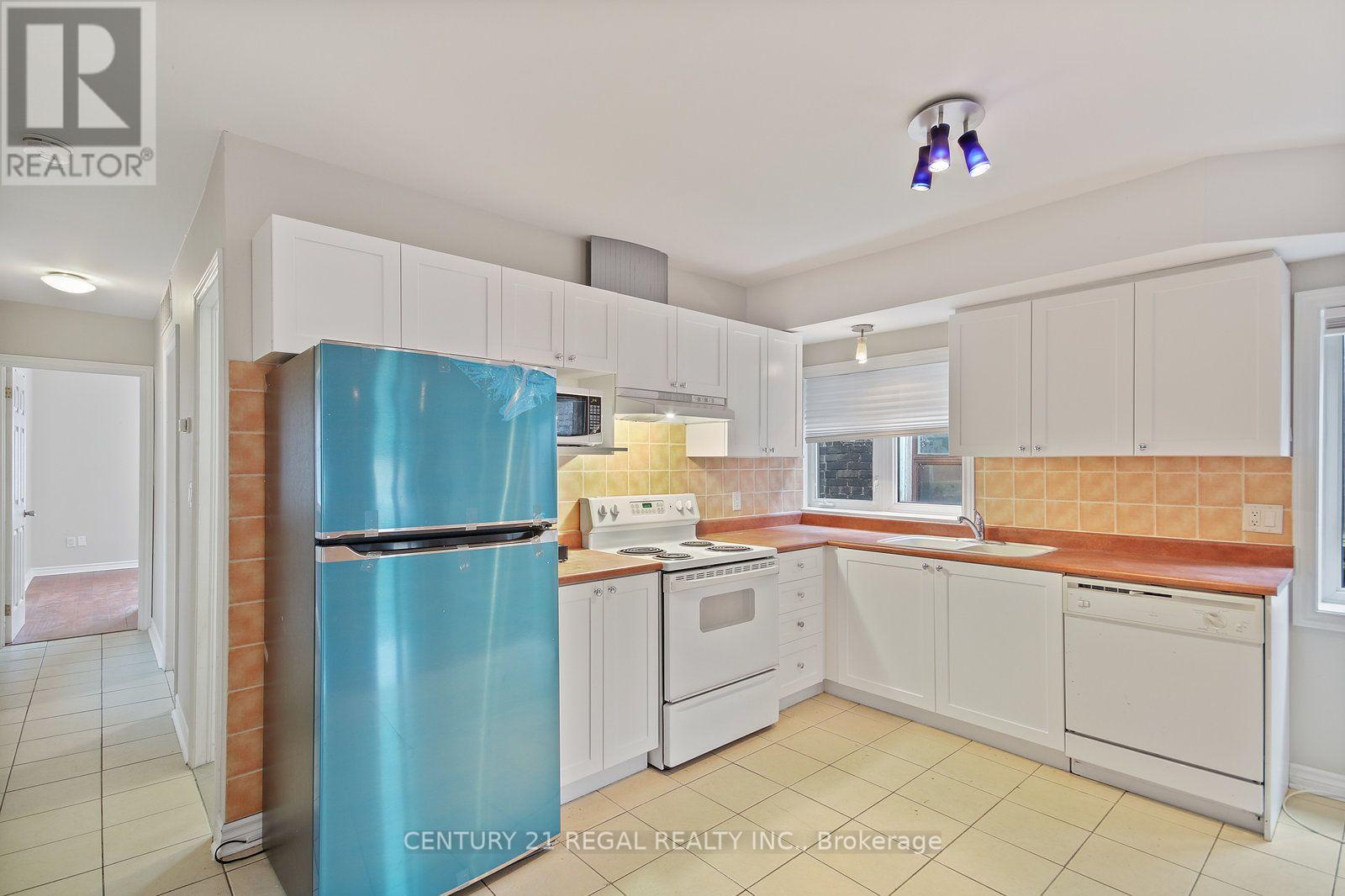 2nd Floor - 1117 Queen Street E, Toronto, Ontario  M4M 1K9 - Photo 2 - E13727768