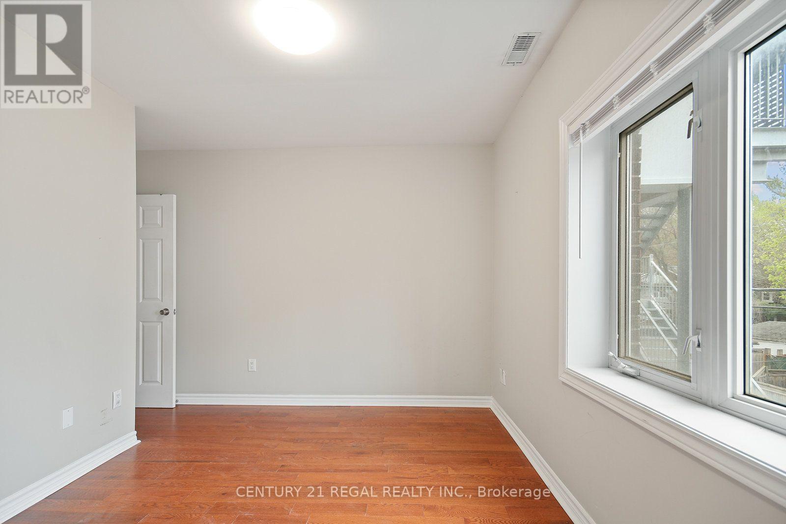 2nd Floor - 1117 Queen Street E, Toronto, Ontario  M4M 1K9 - Photo 21 - E13727768