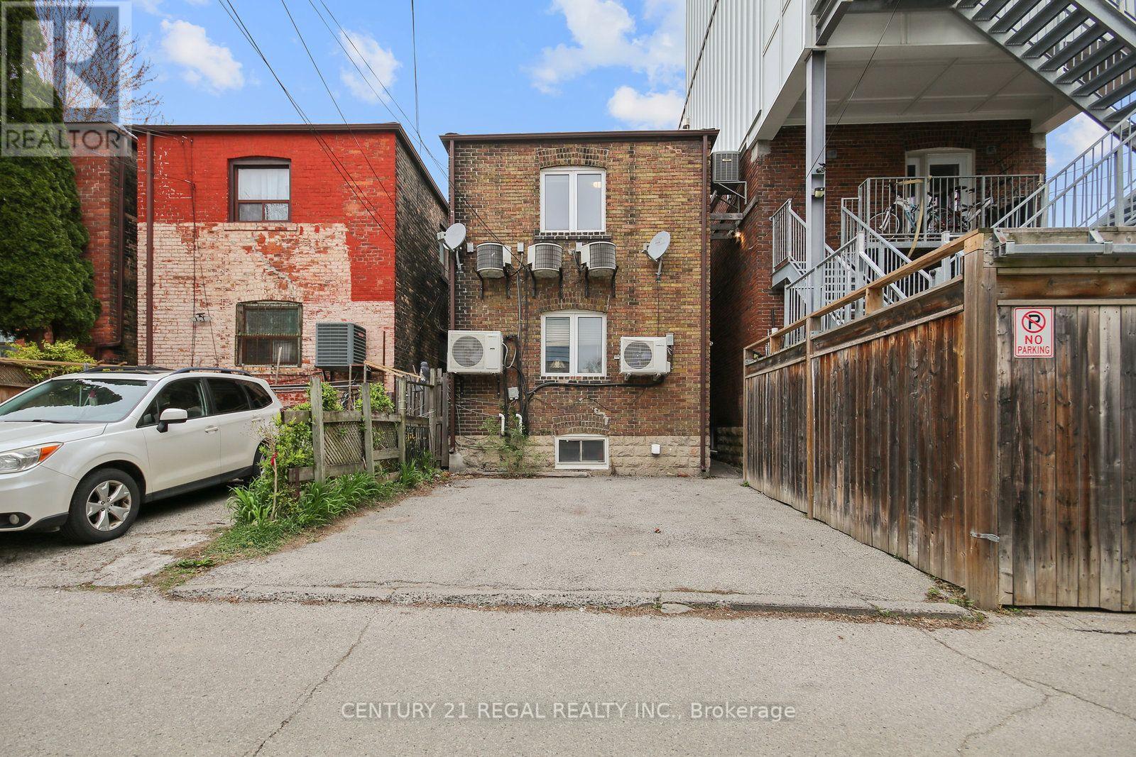 2nd Floor - 1117 Queen Street E, Toronto, Ontario  M4M 1K9 - Photo 32 - E13727768
