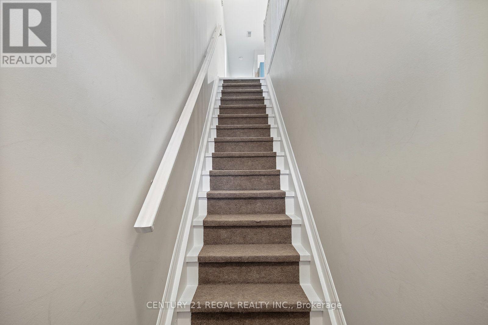 2nd Floor - 1117 Queen Street E, Toronto, Ontario  M4M 1K9 - Photo 8 - E13727768