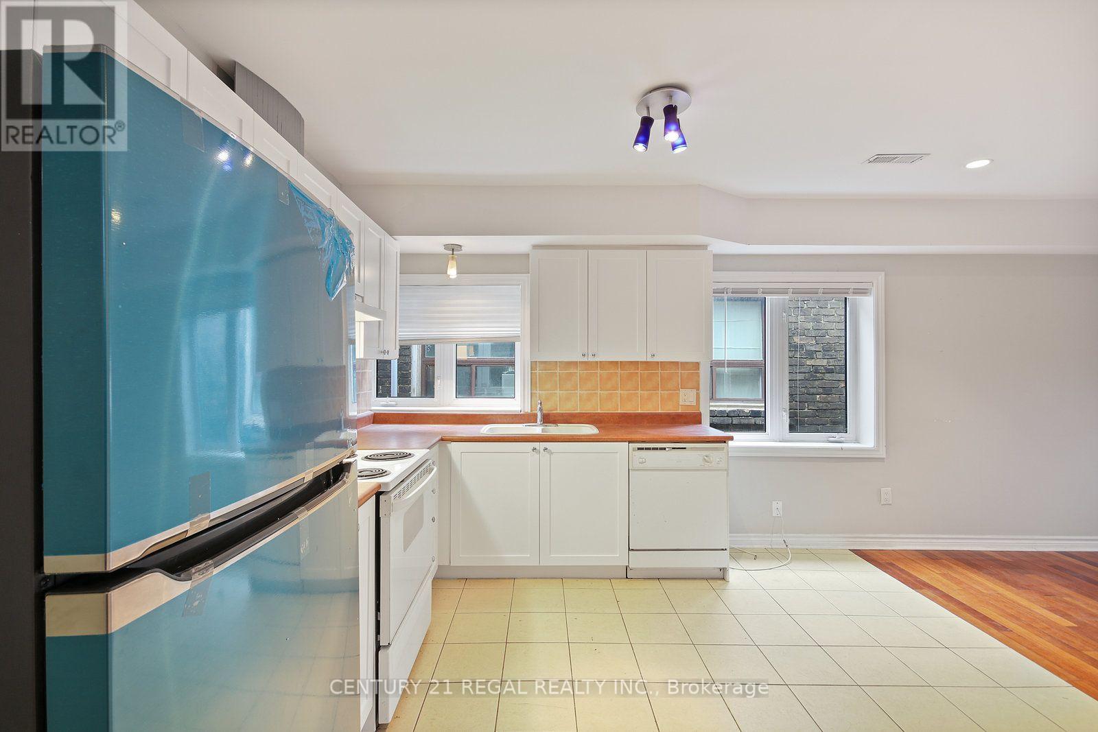 2nd Floor - 1117 Queen Street E, Toronto, Ontario  M4M 1K9 - Photo 9 - E13727768