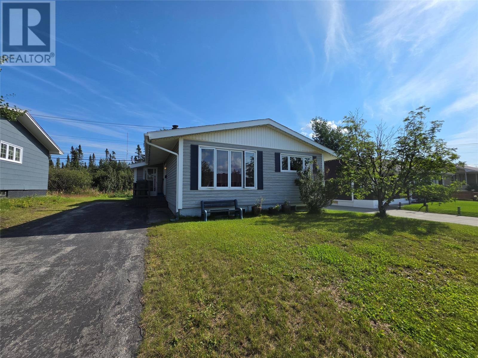 415 Vanier Avenue, Labrador City — photo 2