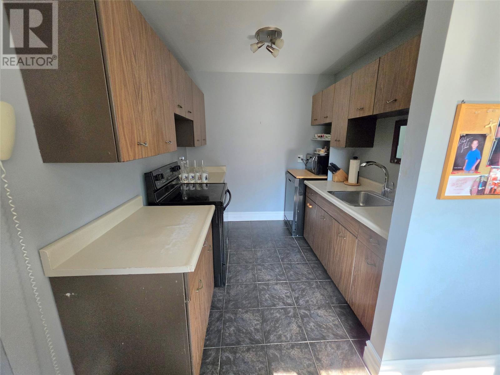 415 Vanier Avenue, Labrador City — photo 8