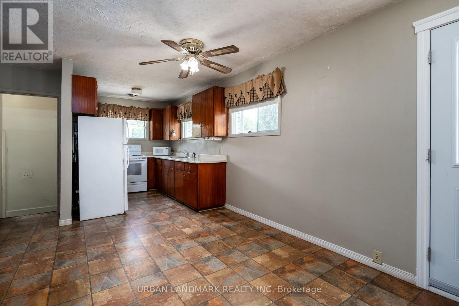 22 Queen Victoria Street W, Centre Hastings, Ontario  K0K 2K0 - Photo 7 - X13568542