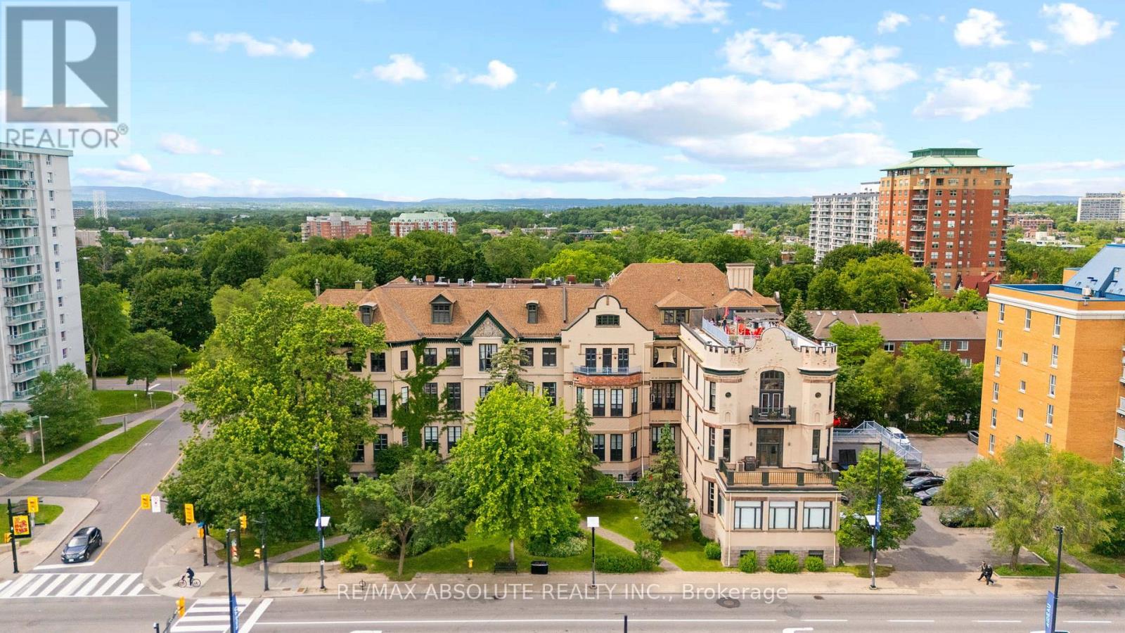 404 - 589 Rideau Street, Ottawa, Ontario  K1N 6A1 - Photo 2 - X13641064