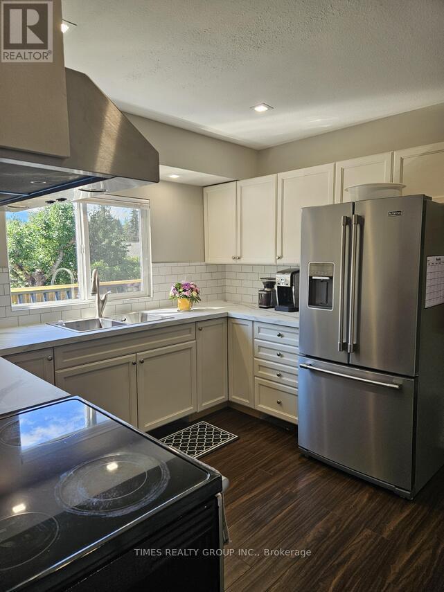 606 Gillis Avenue, Sicamous, British Columbia  V0E 2V0 - Photo 4 - X13727712