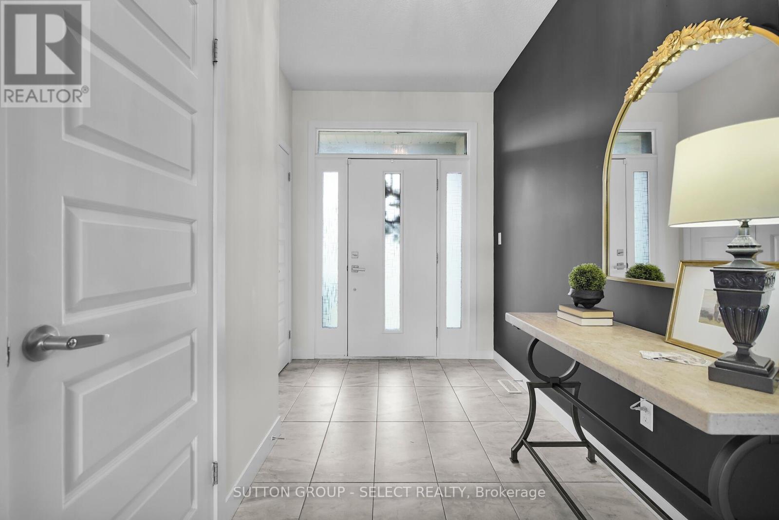 2080 Wateroak Drive, London North, Ontario  N6G 0P9 - Photo 4 - X13727904