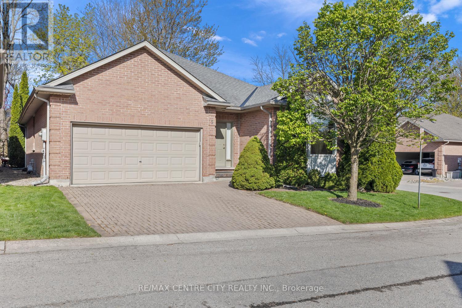 5 - 448 Commissioners Road E, London South, Ontario  N6C 2T7 - Photo 1 - X13727934