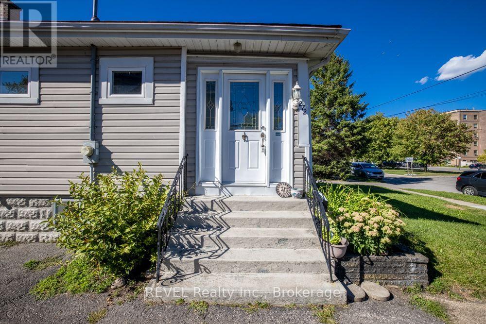 272 High Street, Fort Erie, Ontario  L2A 3R3 - Photo 5 - X13727948