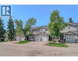 15 Harvest Glen Heights NE, Calgary, Alberta