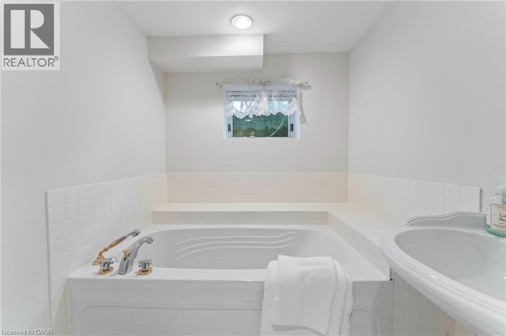 380 Watson Avenue, Oakville, Ontario  L6J 3V8 - Photo 40 - 40859137