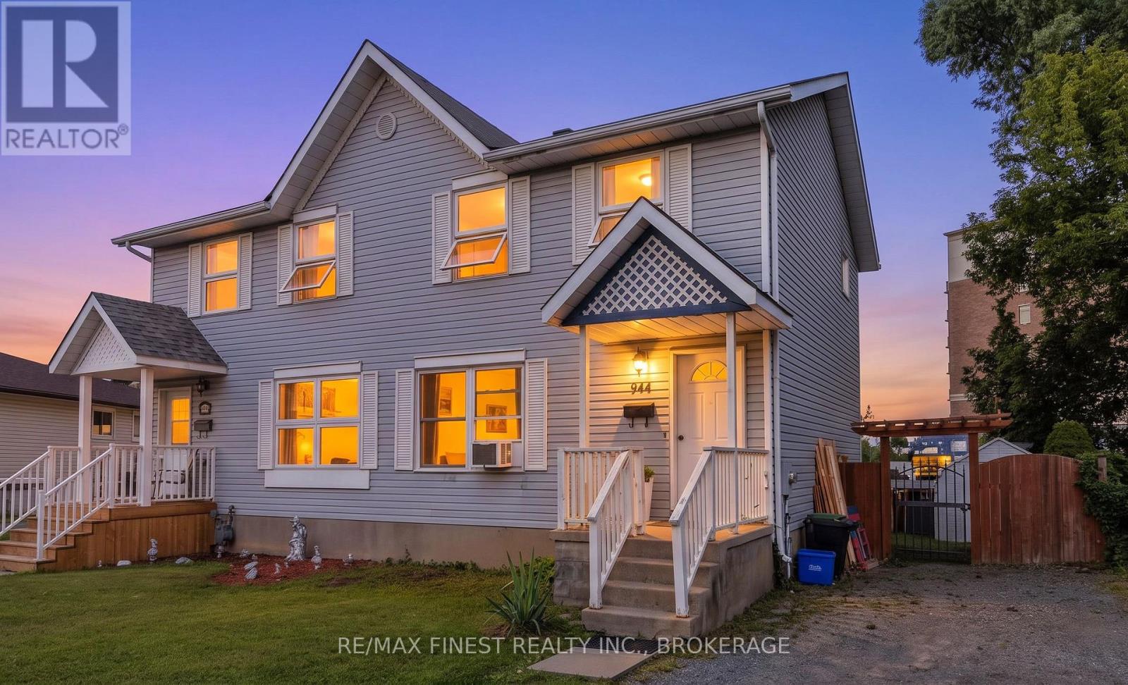944 UXBRIDGE CRESCENT, Kingston, Ontario