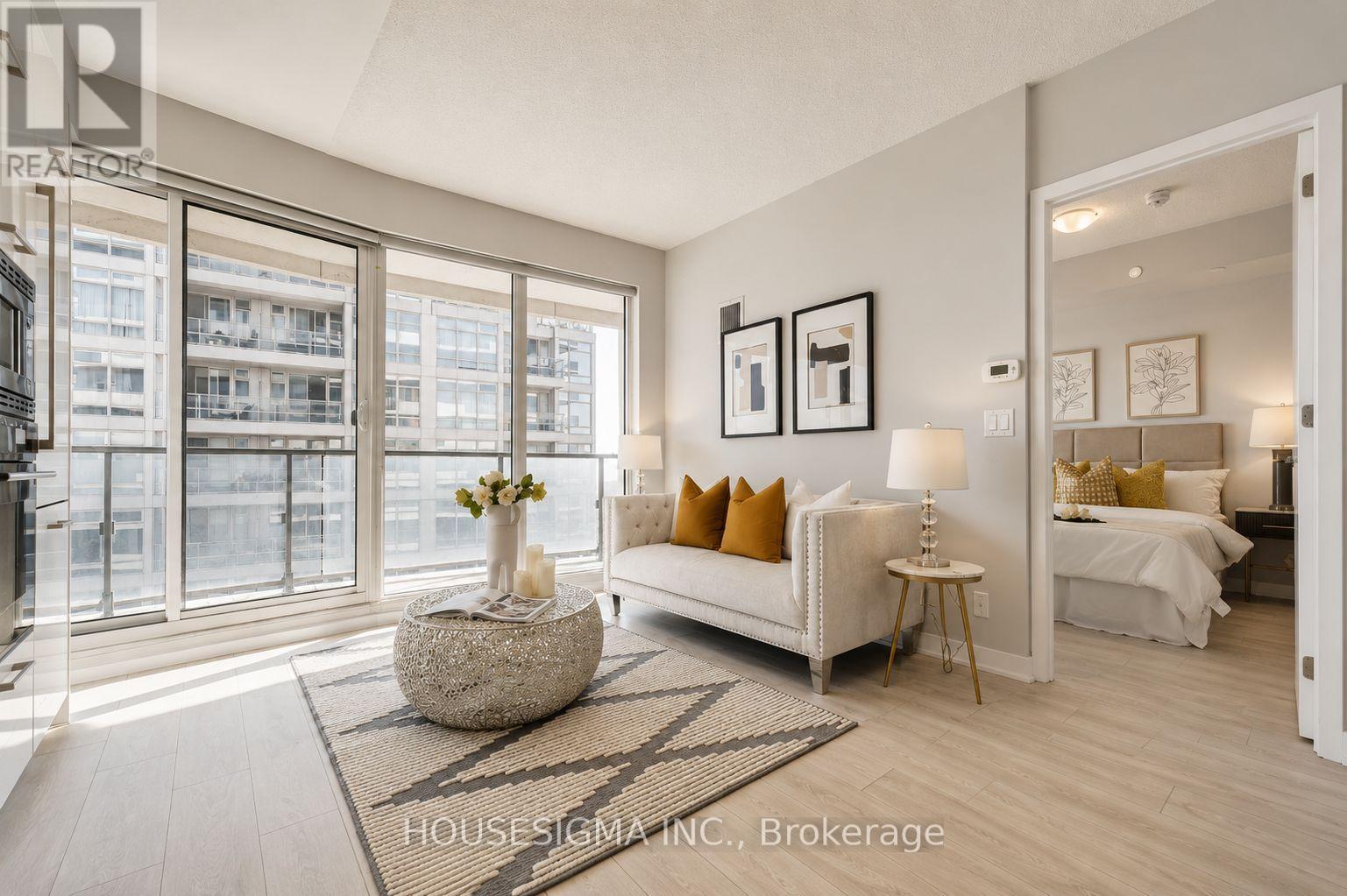 3705 - 2221 Yonge Street, Toronto, Ontario  M4S 2B4 - Photo 4 - C13727842