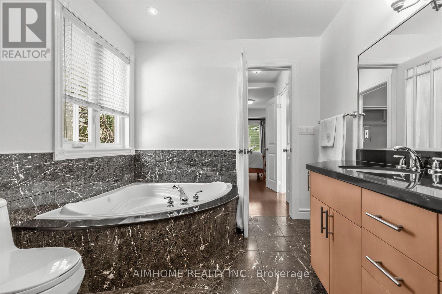 16 Carney Road, Toronto, Ontario  M2M 1T2 - Photo 17 - C13727896