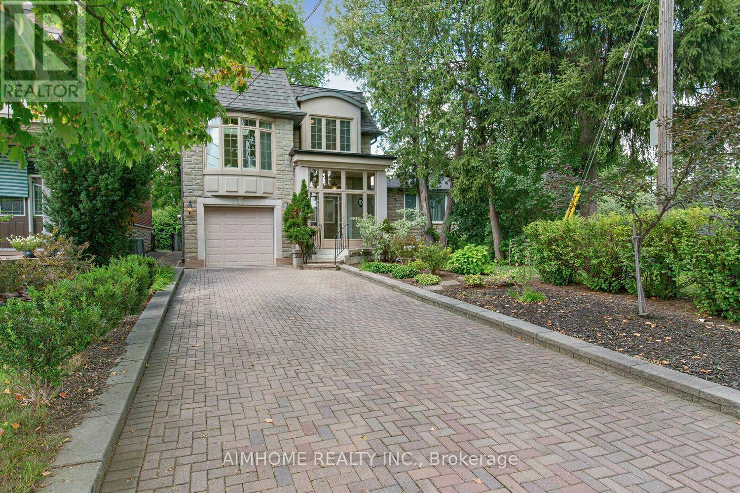16 Carney Road, Toronto, Ontario  M2M 1T2 - Photo 2 - C13727896