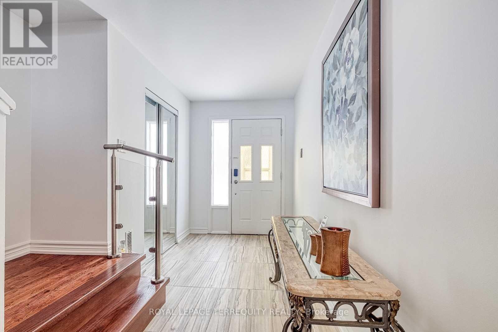 44 - 26 Nebula Star Way, Toronto, Ontario  M2J 1M8 - Photo 1 - C13727936