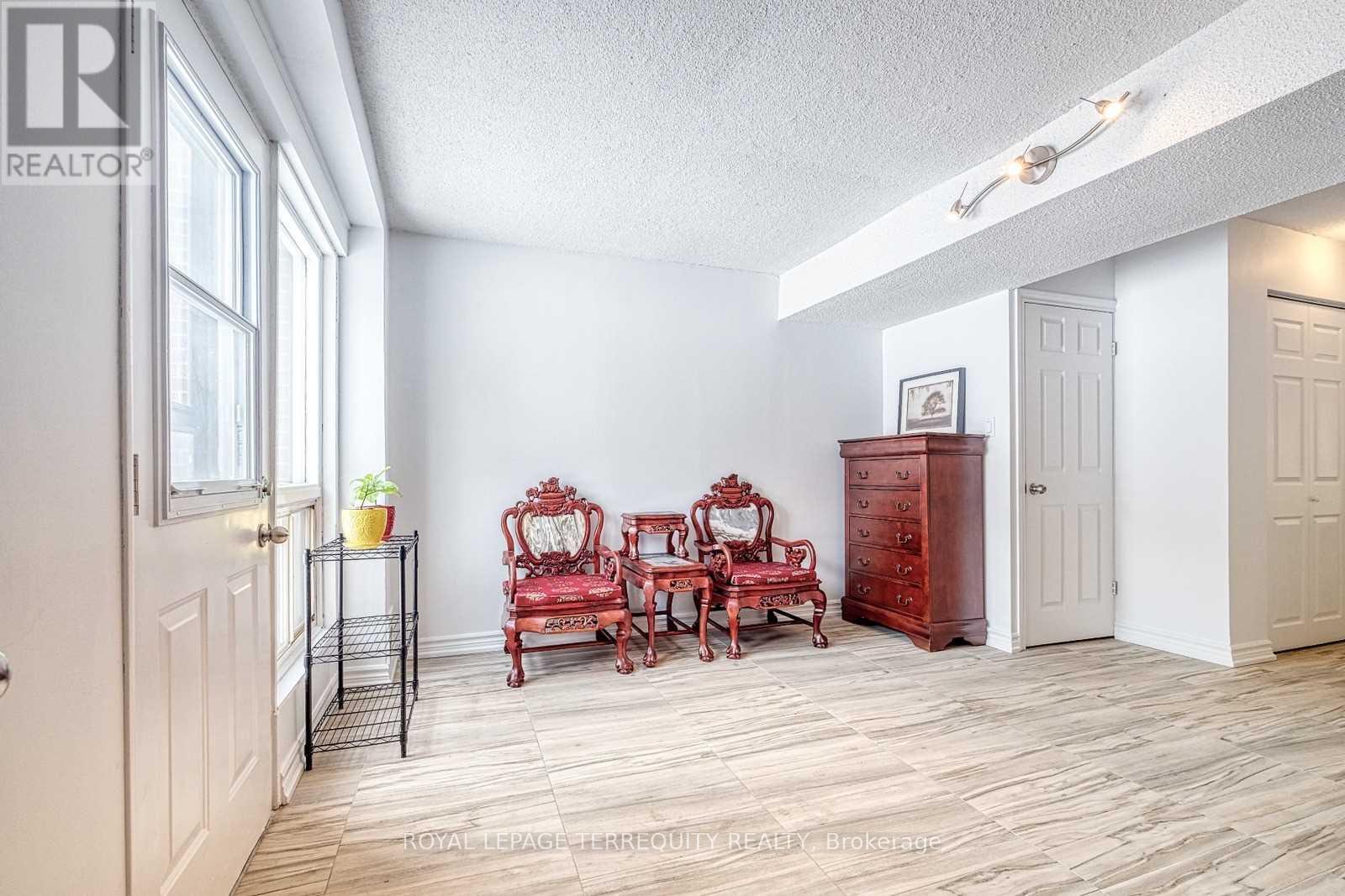 44 - 26 Nebula Star Way, Toronto, Ontario  M2J 1M8 - Photo 3 - C13727936