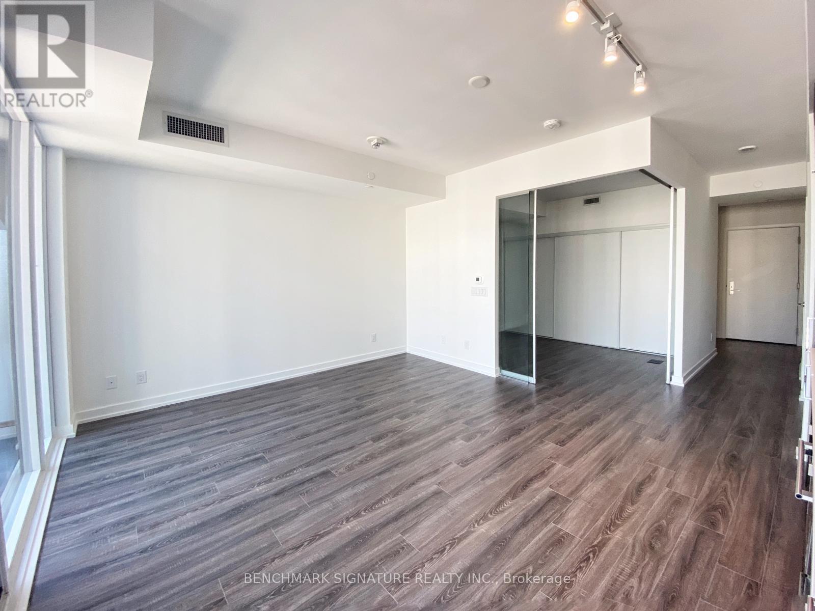 1722 - 20 Edward Street, Toronto, Ontario  M5G 1C9 - Photo 3 - C13727968