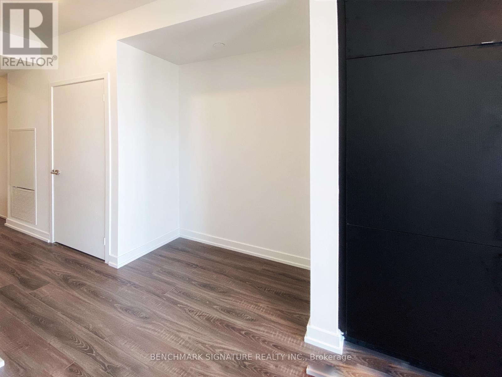1722 - 20 Edward Street, Toronto, Ontario  M5G 1C9 - Photo 5 - C13727968