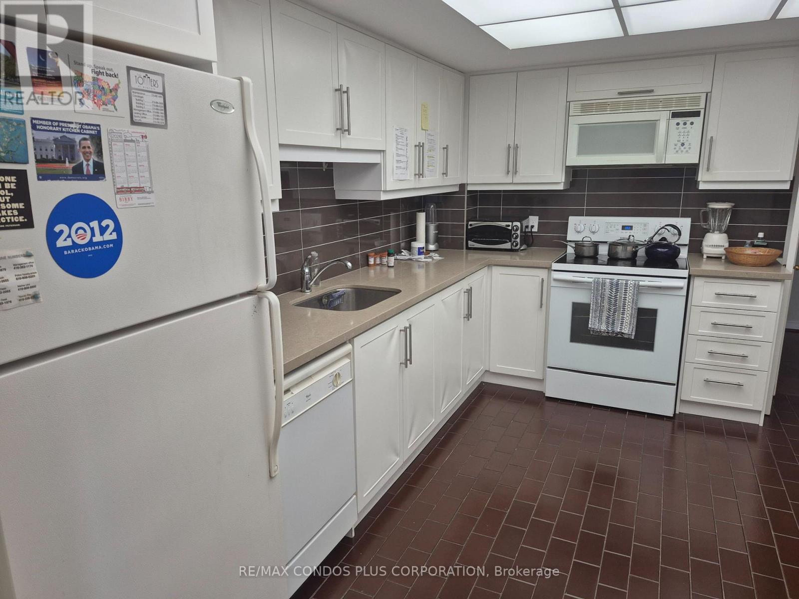 1914 - 55 Harbour Square, Toronto, Ontario  M5J 2L1 - Photo 3 - C13728004
